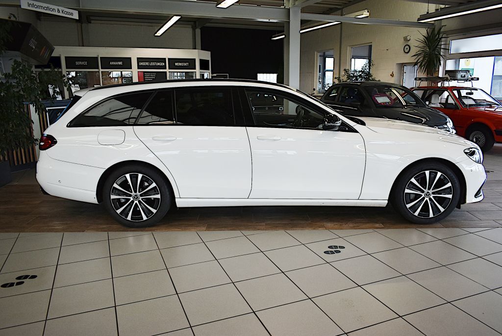 Mercedes-Benz E 300 2022