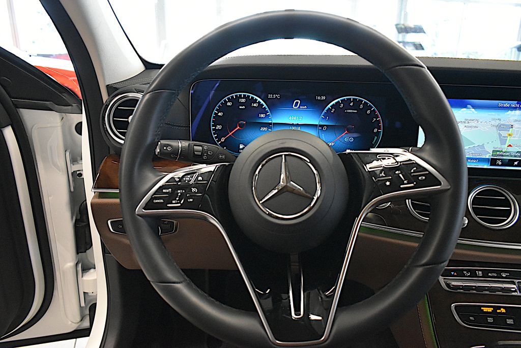 Mercedes-Benz E 300 2022