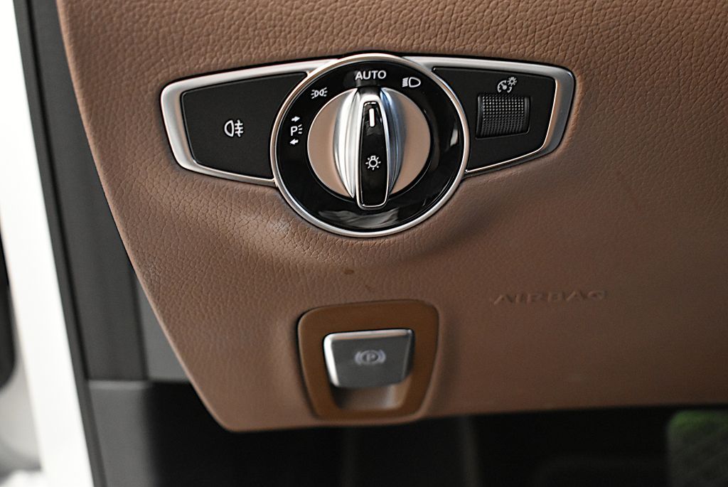 Mercedes-Benz E 300 2022