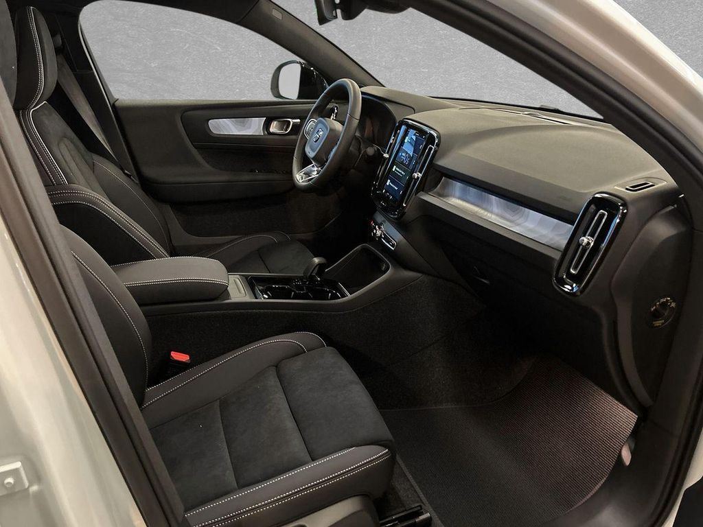 Volvo C40 2025