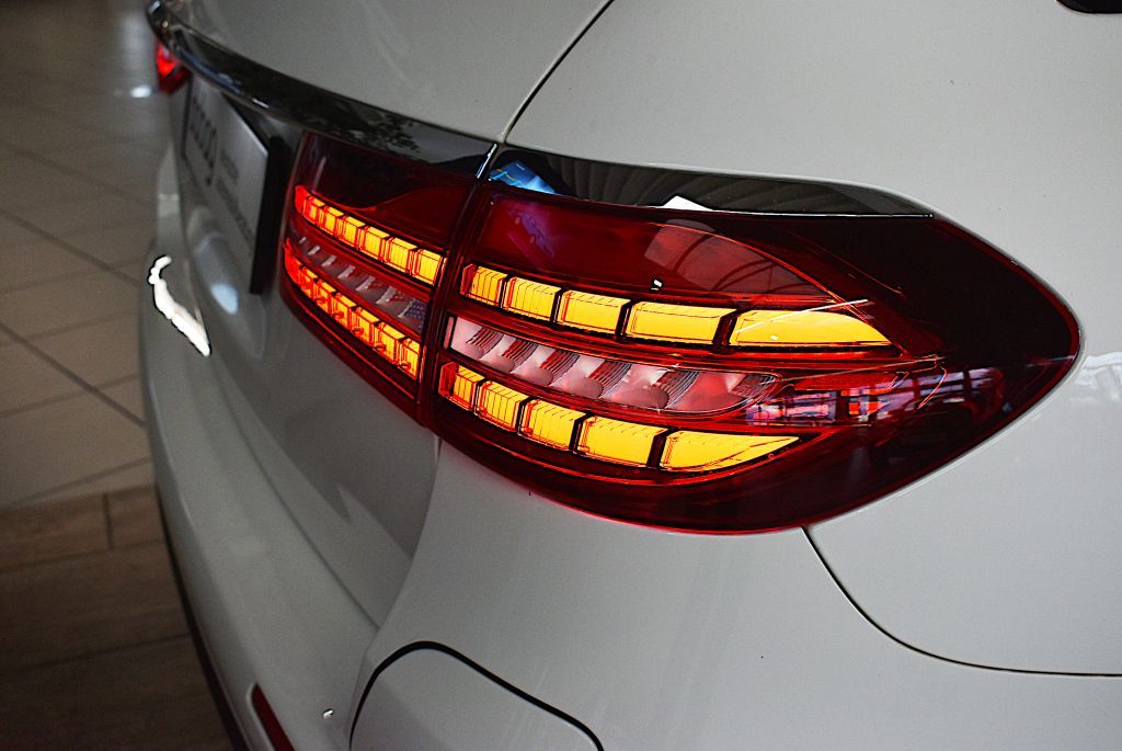 Mercedes-Benz E 300 2022