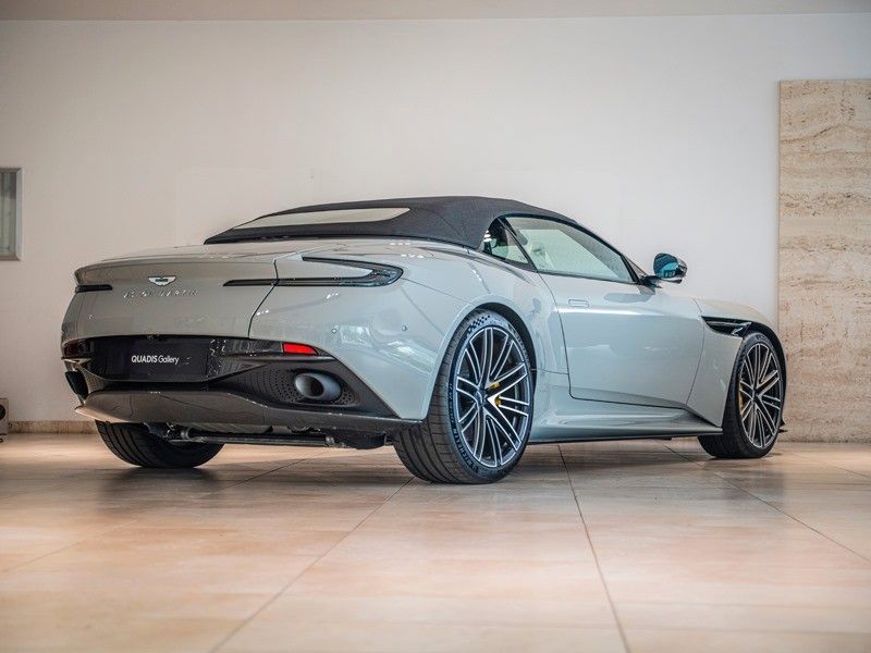 Aston Martin DB12