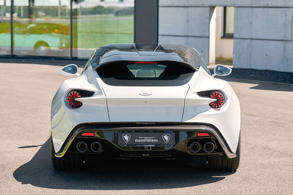 Aston Martin Vanquish 2019