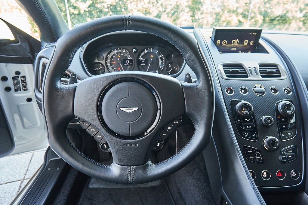 Aston Martin Vanquish 2019