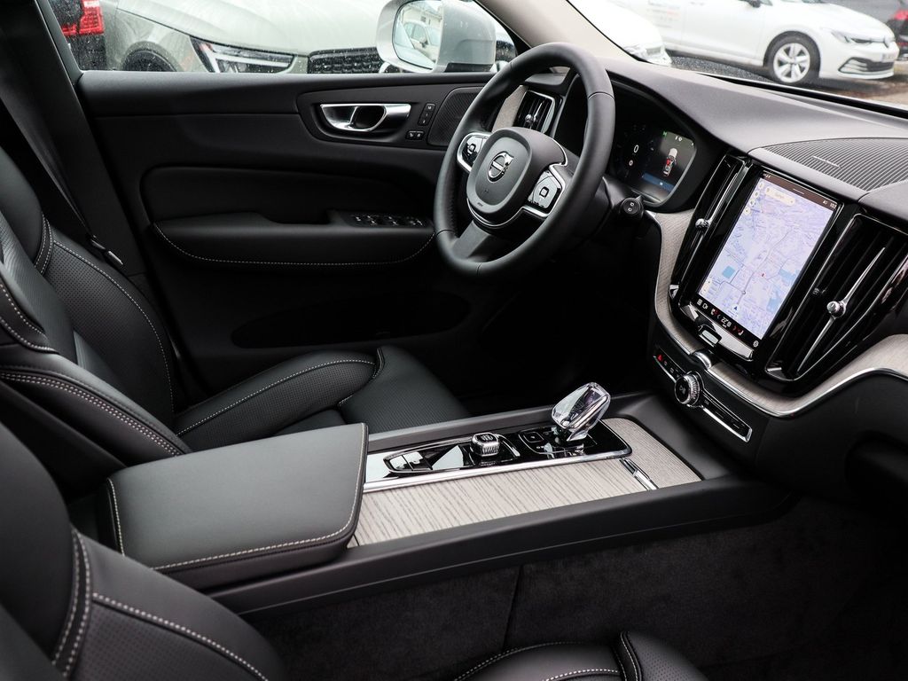Volvo XC60 2025