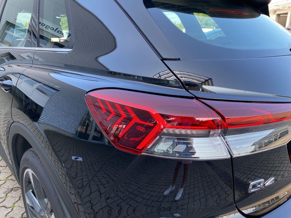 Audi Q4 e-tron 2024