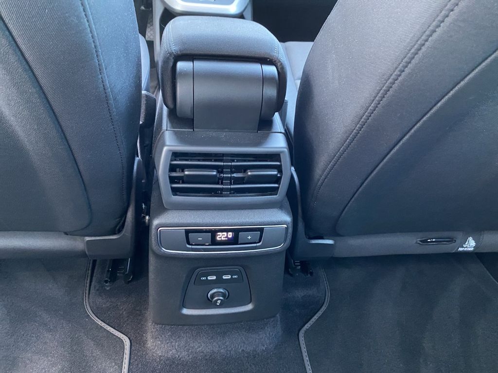 Audi Q4 e-tron 2024