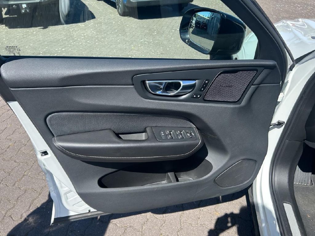Volvo XC60 2022