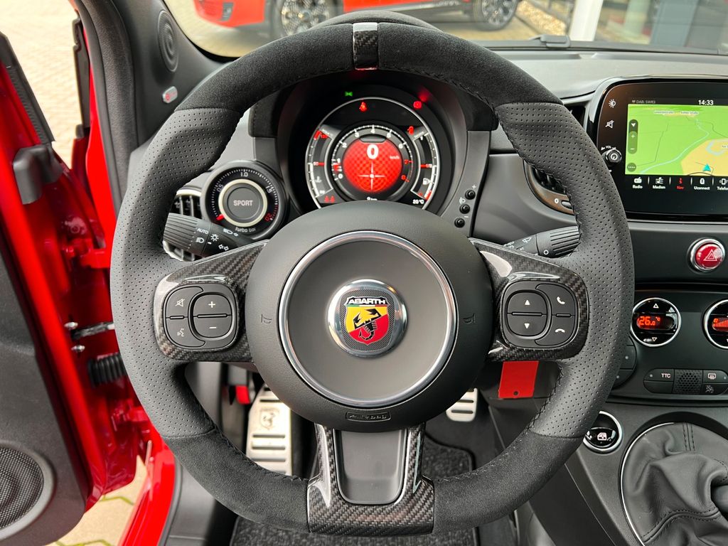 Abarth 695 2023