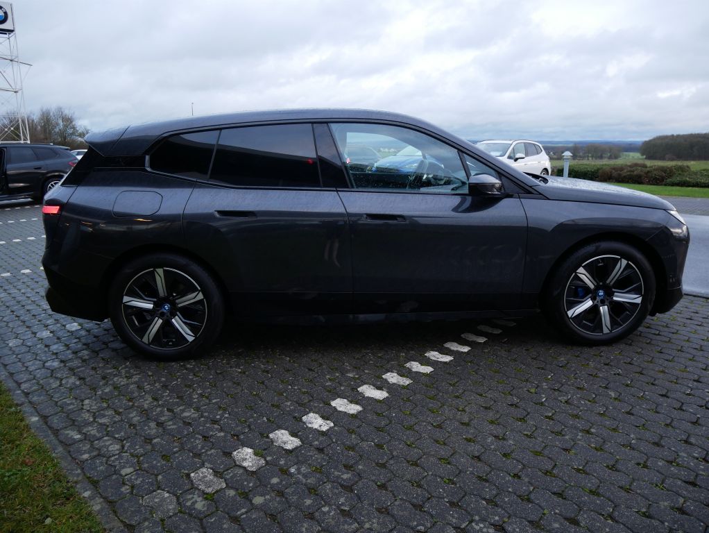 BMW iX 2022
