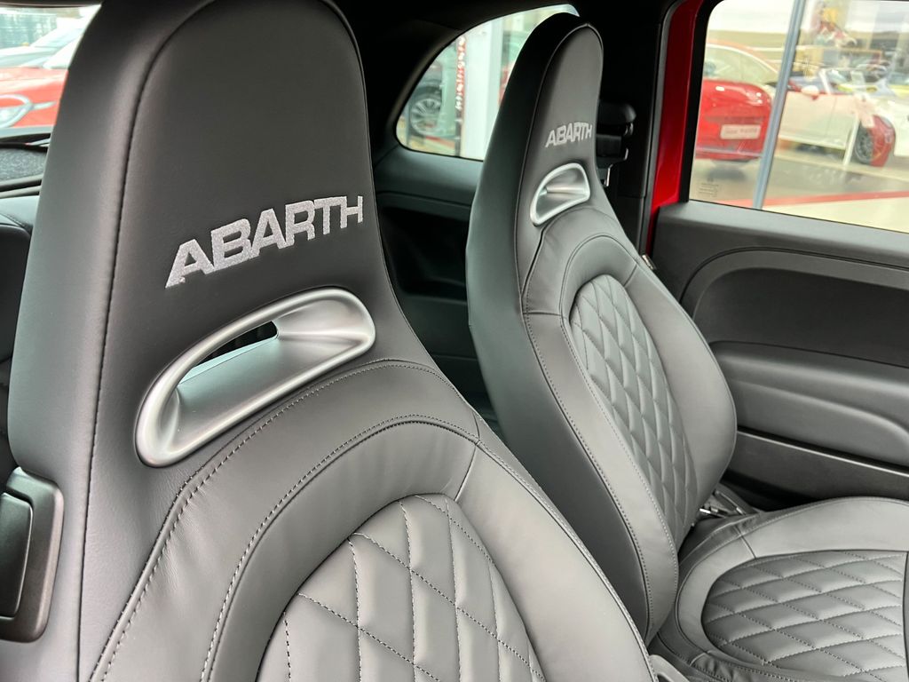 Abarth 695 2023
