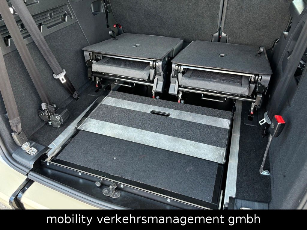 Ford Grand Tourneo 2024