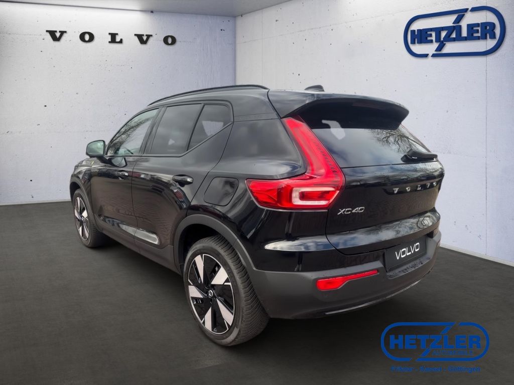 Volvo XC40 2025