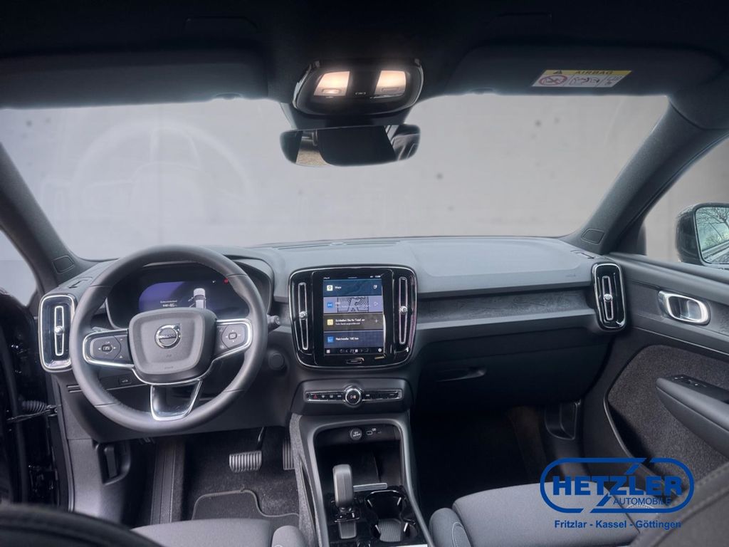 Volvo XC40 2025