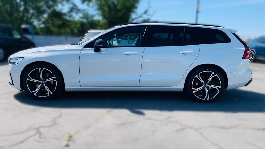 Volvo V60 2024