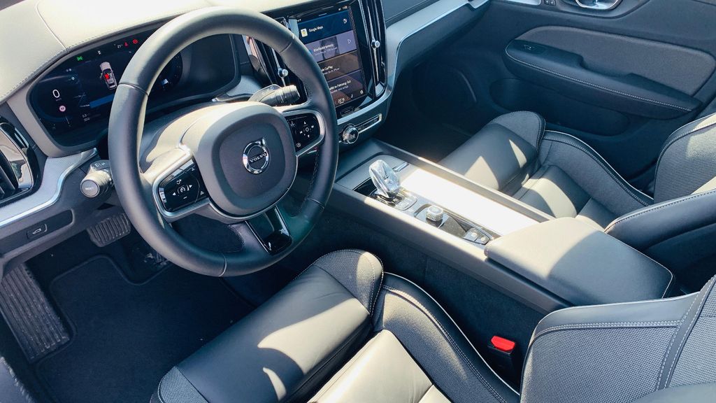 Volvo V60 2024