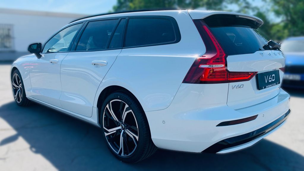 Volvo V60 2024