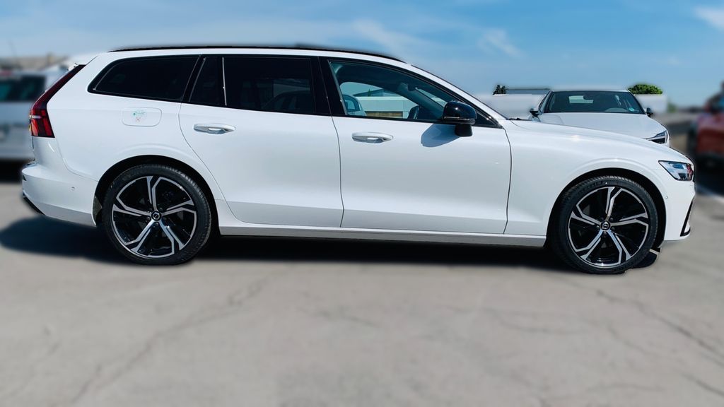 Volvo V60 2024