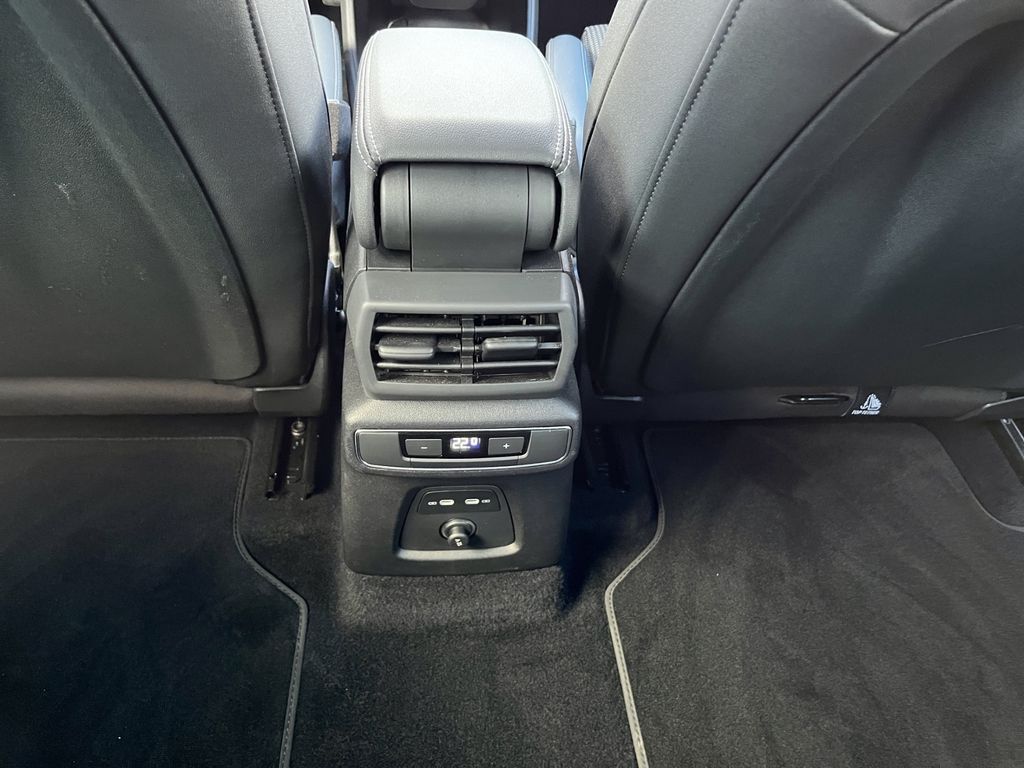 Audi Q4 e-tron 2024