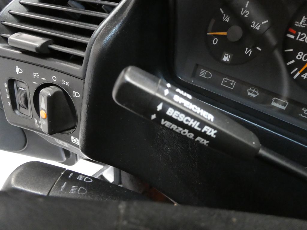 Mercedes-Benz SL 320 1993