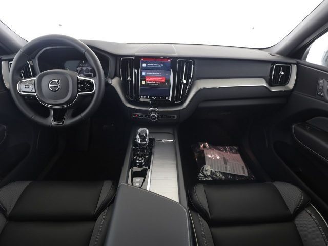 Volvo XC60 2025