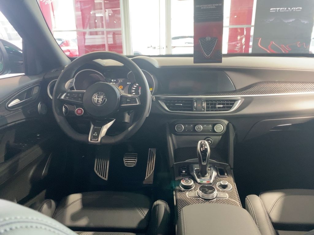 Alfa Romeo Stelvio 2024