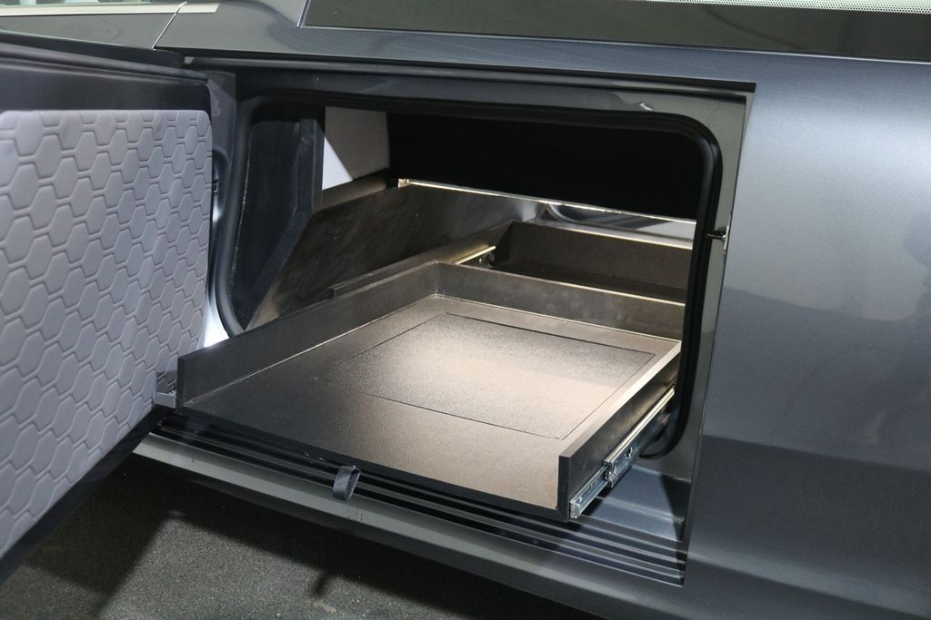 Mercedes-Benz EQE 2023