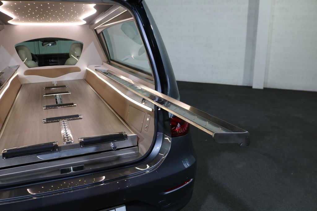 Mercedes-Benz EQE 2023