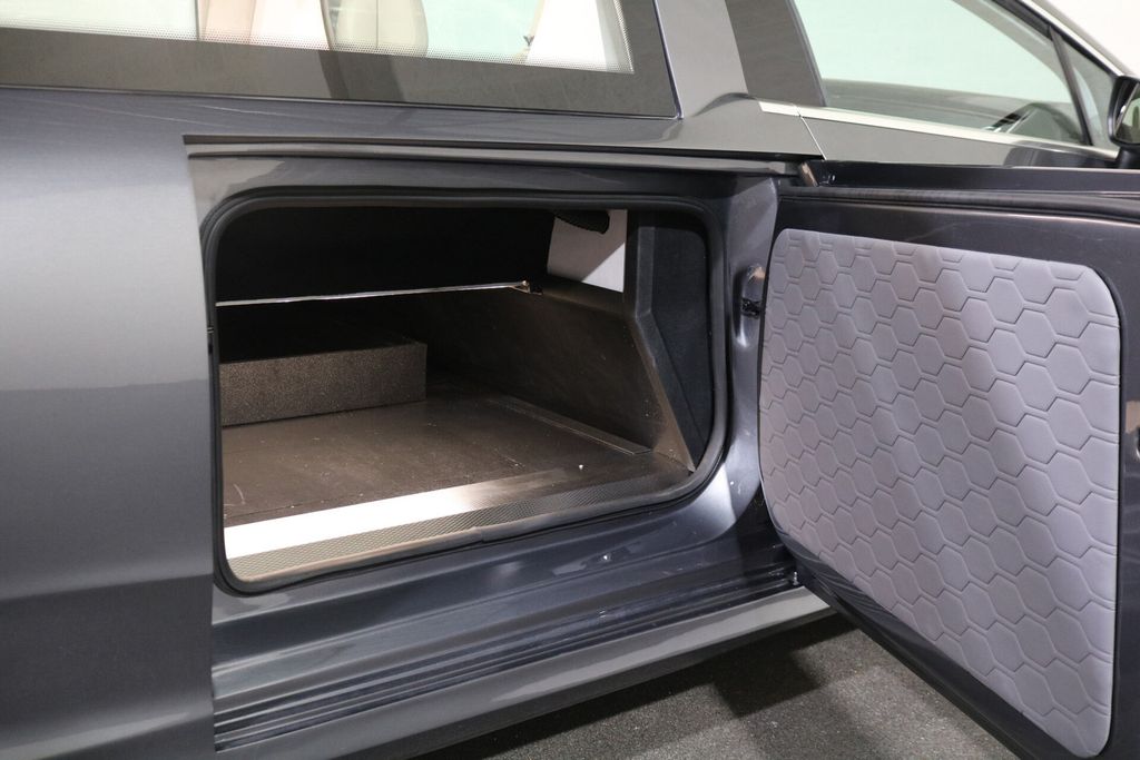 Mercedes-Benz EQE 2023