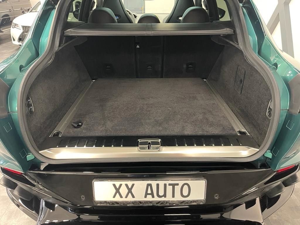 Aston Martin DBX 2023