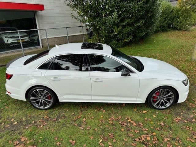 Audi A4 2018