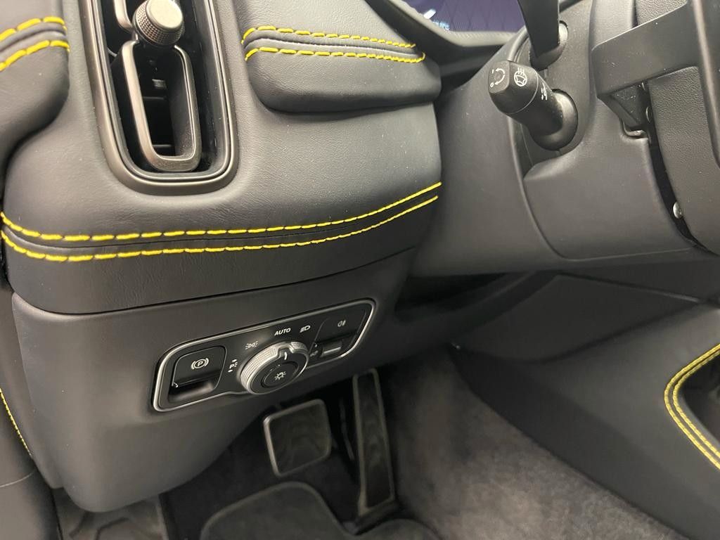 Aston Martin DBX 2023