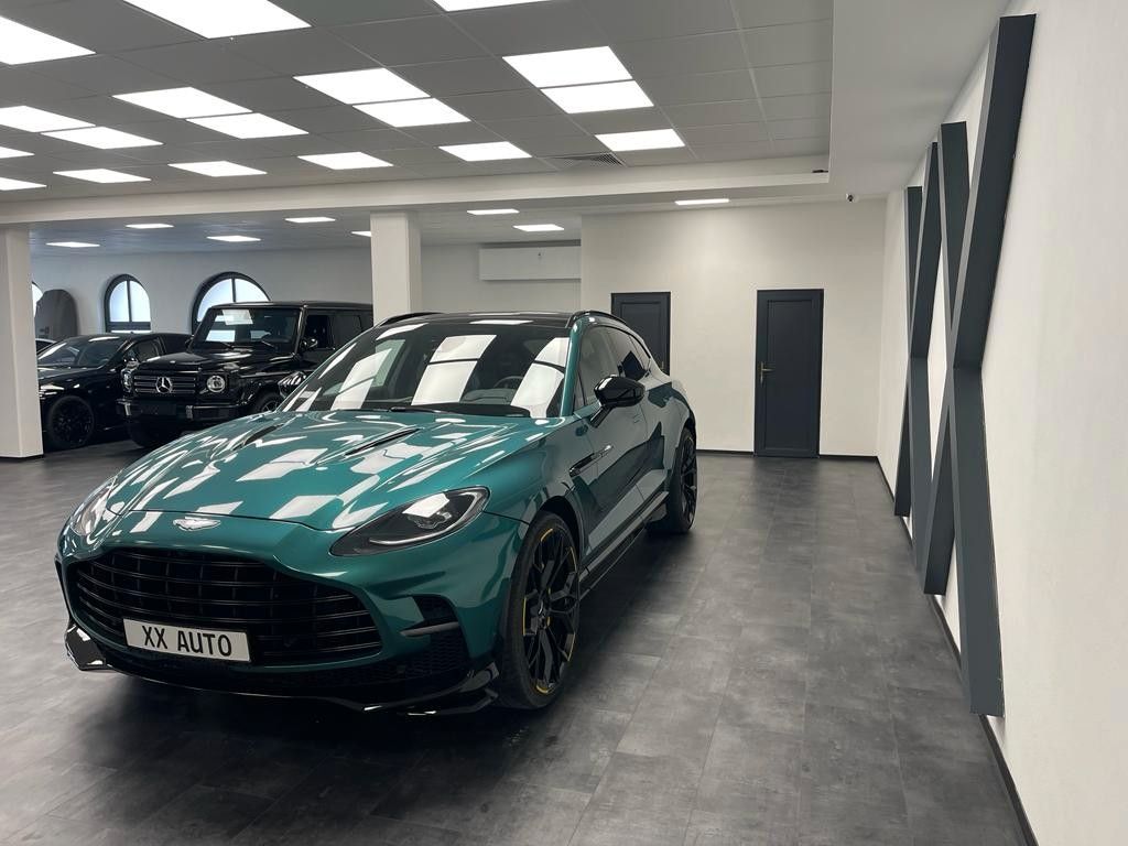 Aston Martin DBX 2023