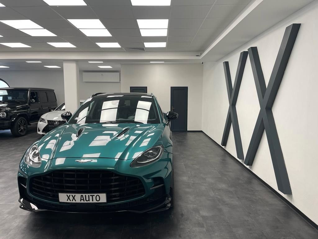 Aston Martin DBX 2023