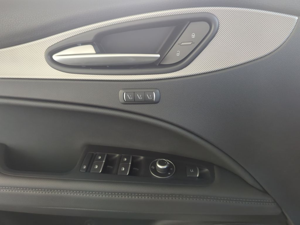 Alfa Romeo Stelvio 2025