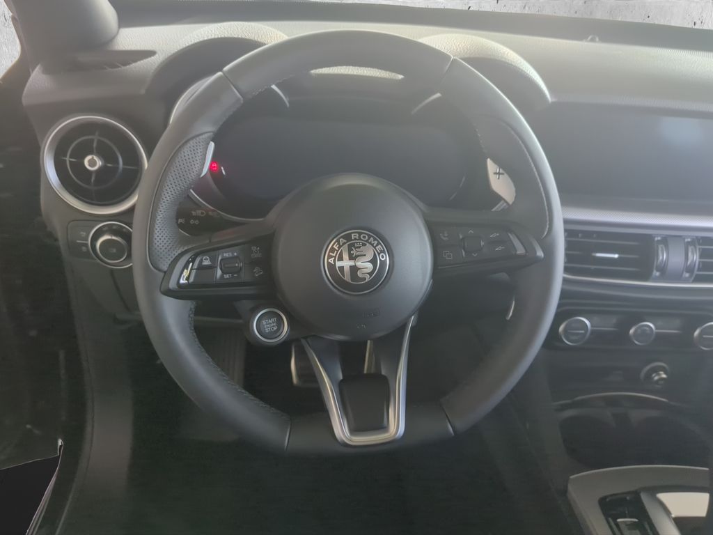 Alfa Romeo Stelvio 2025