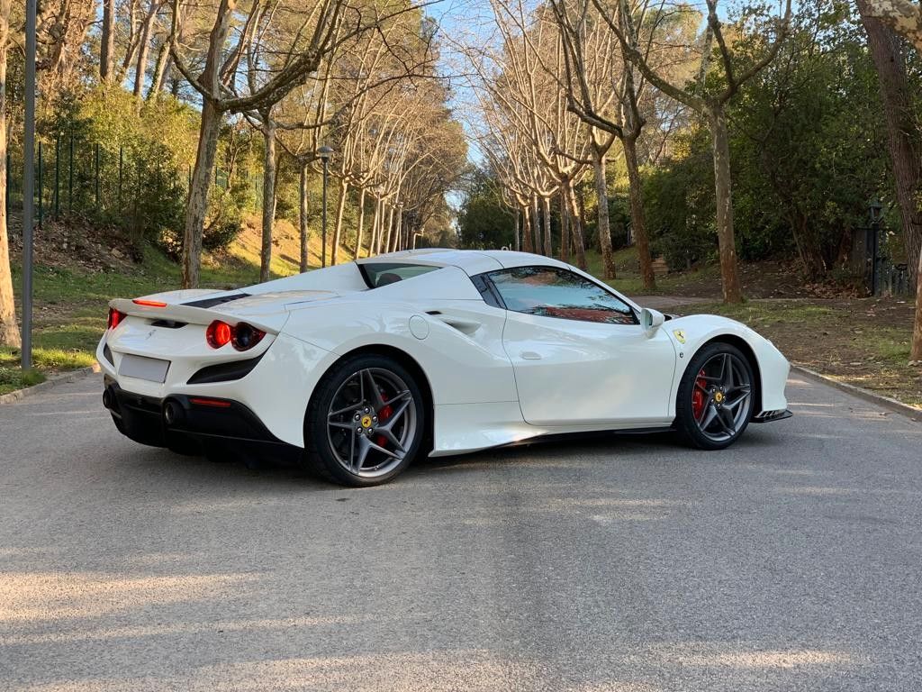Ferrari F8 2021