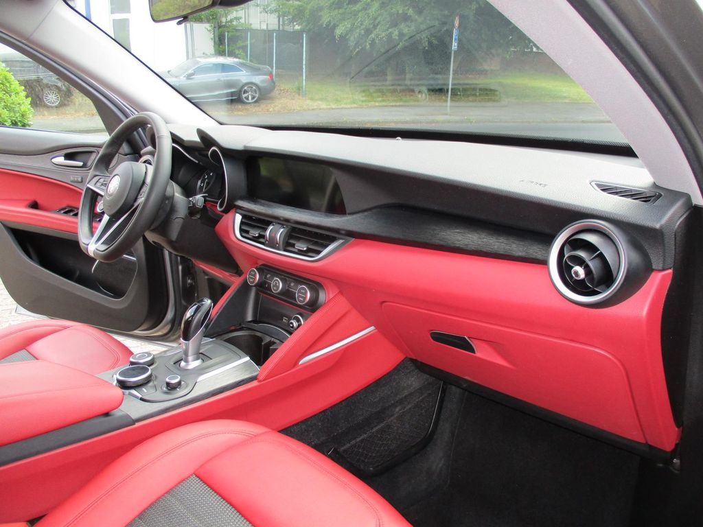 Alfa Romeo Stelvio 2019