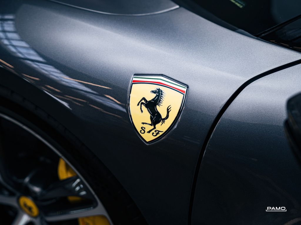 Ferrari 296 GTS 2023