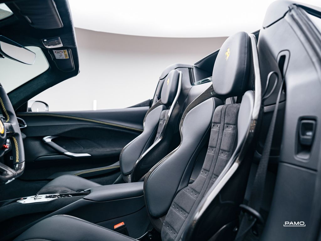 Ferrari 296 GTS 2023