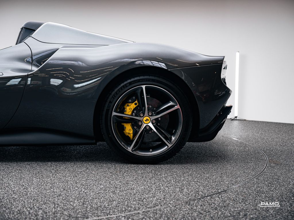 Ferrari 296 GTS 2023