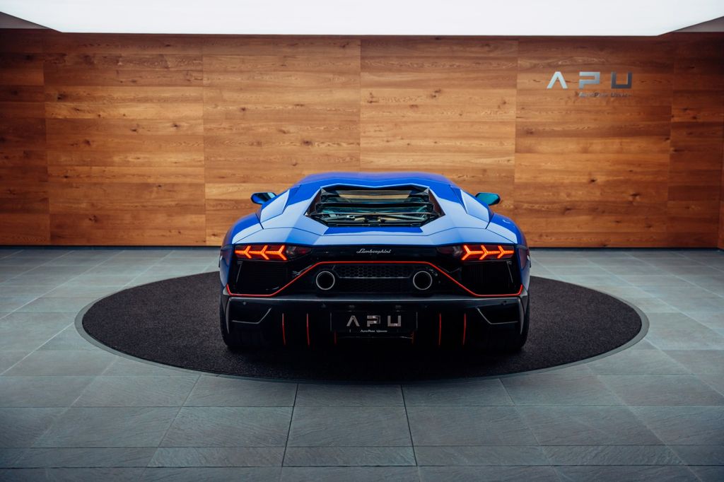 Lamborghini Aventador 2022