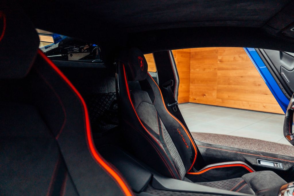 Lamborghini Aventador 2022