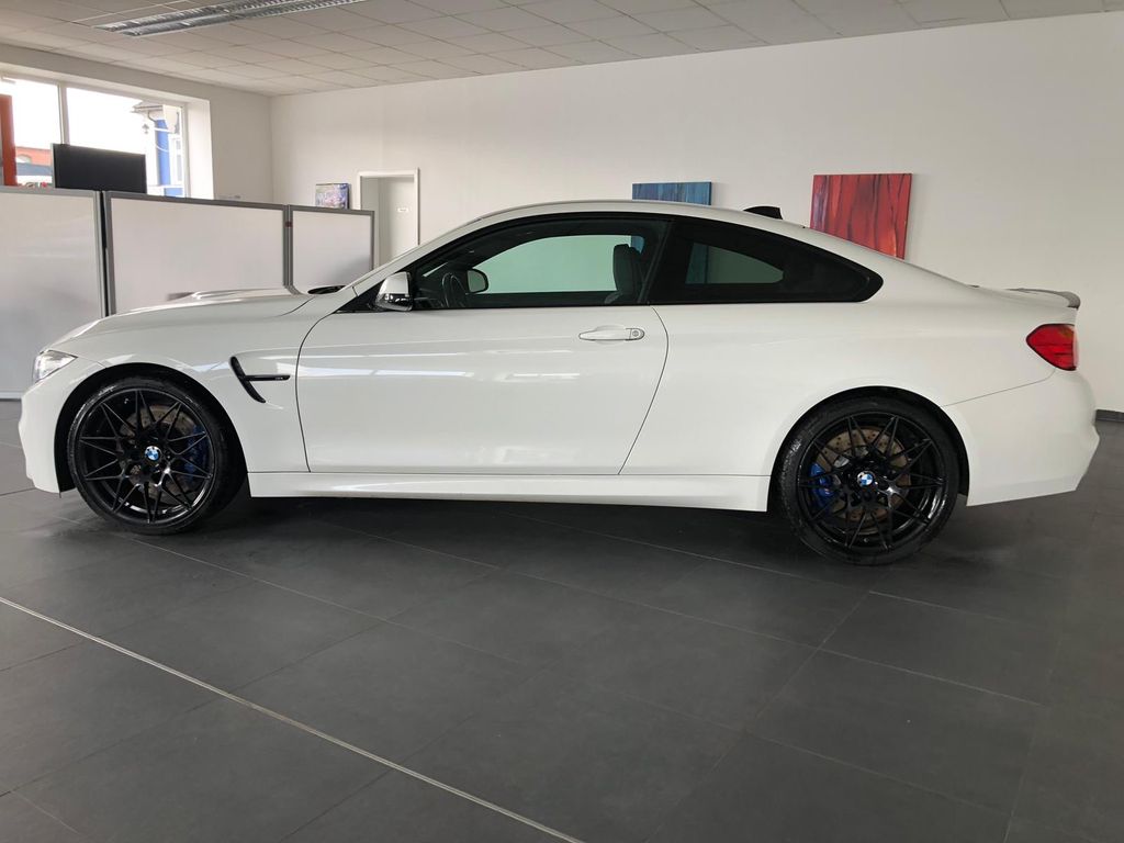 BMW M4 2016