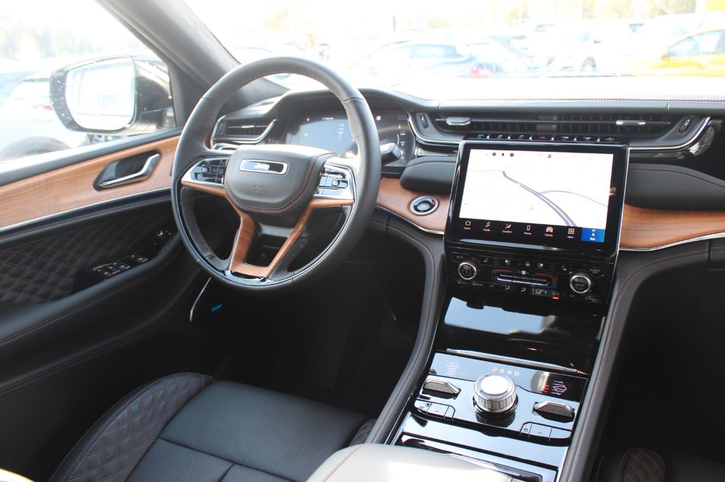 Jeep Grand Cherokee 2025