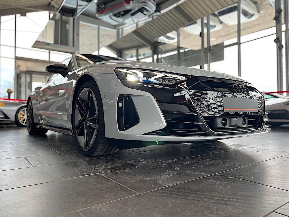 Audi e-tron 2023
