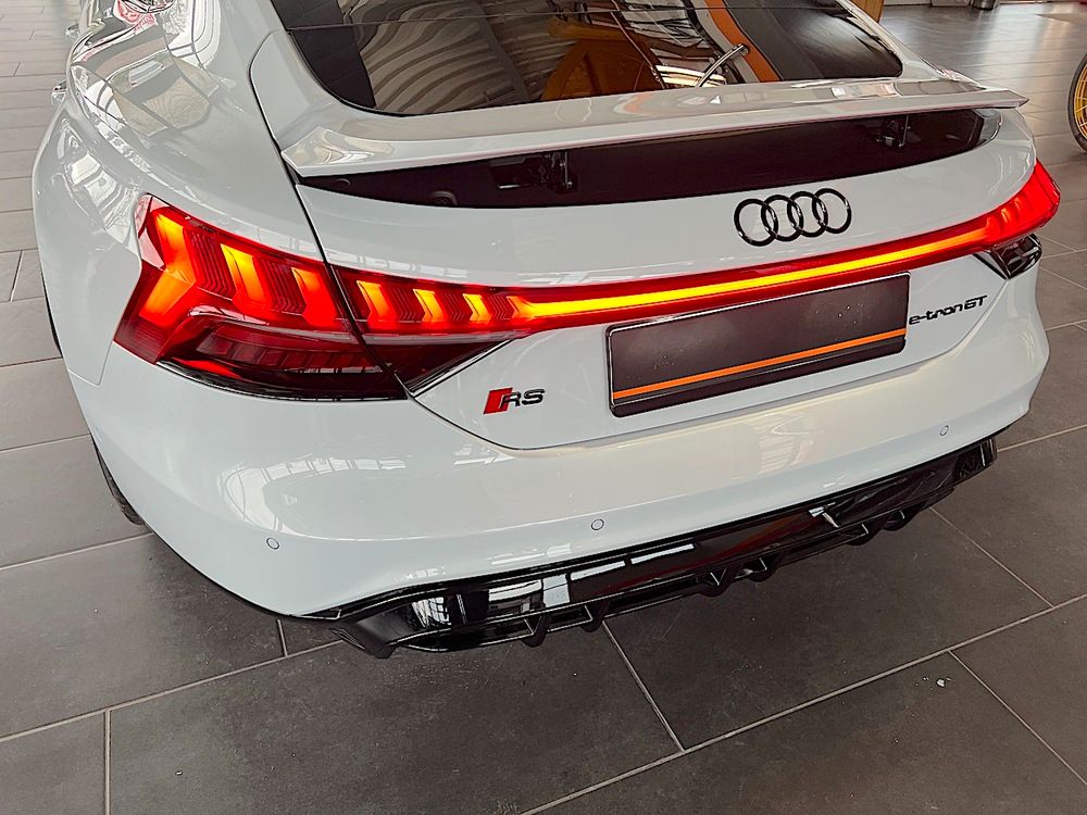 Audi e-tron 2023