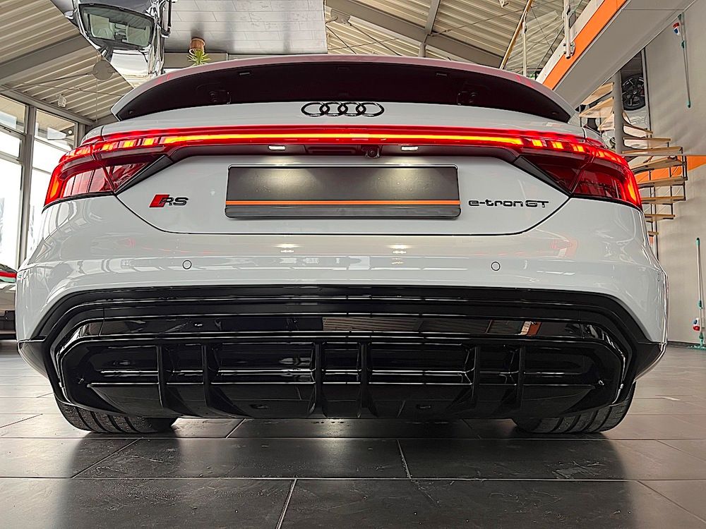 Audi e-tron 2023