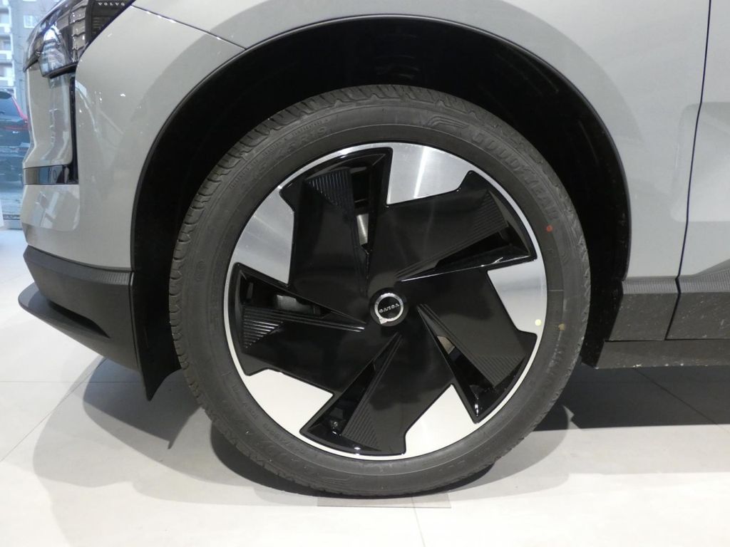 Volvo EX30 2024