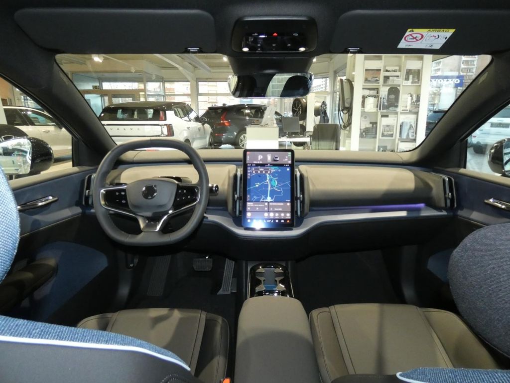 Volvo EX30 2024